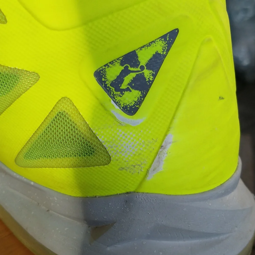 NIKE SNEAKERS! - Picture 10 of 14